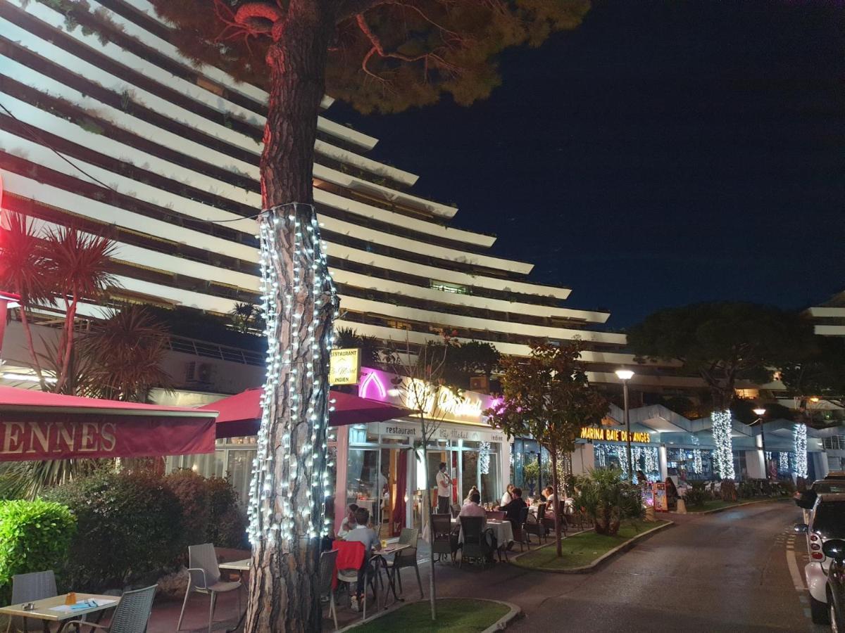 Apartments At Commodoro فينوف لوبيه المظهر الخارجي الصورة