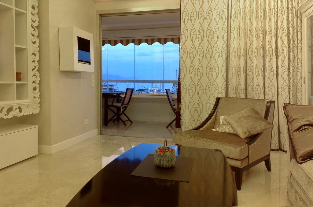 Apartments At Commodoro فينوف لوبيه المظهر الخارجي الصورة