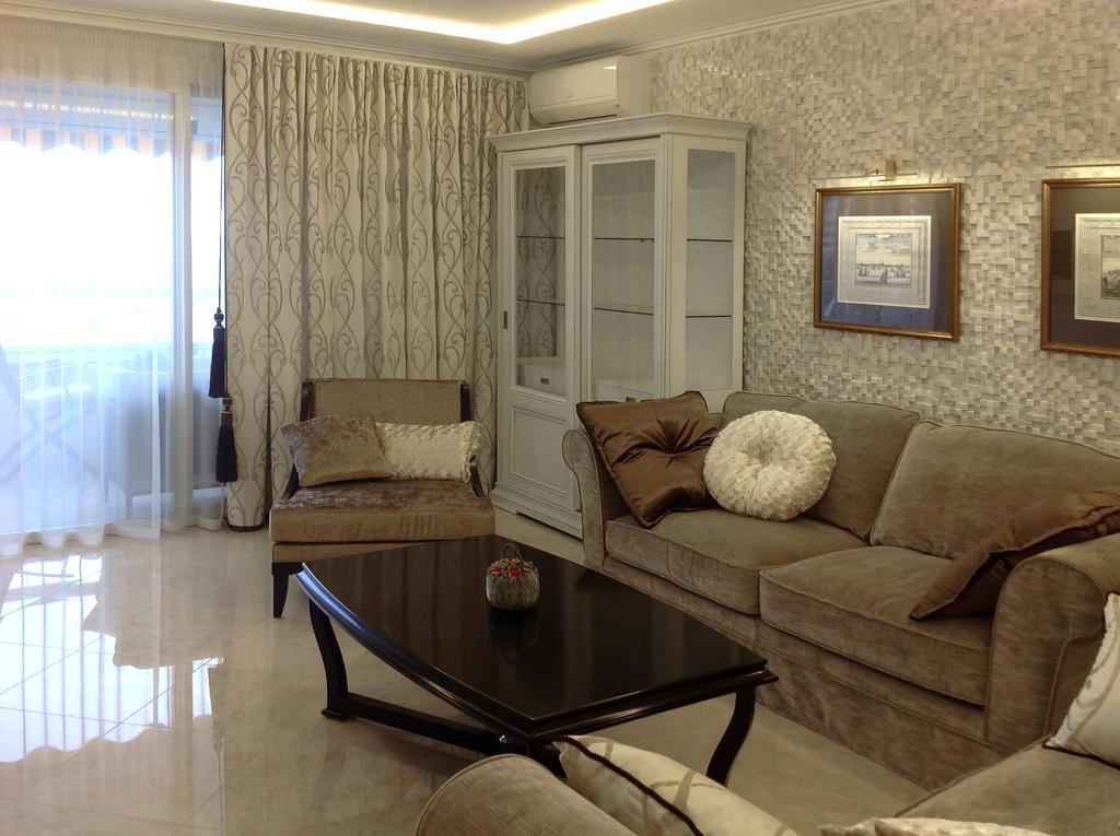 Apartments At Commodoro فينوف لوبيه المظهر الخارجي الصورة