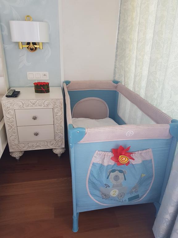 Apartments At Commodoro فينوف لوبيه المظهر الخارجي الصورة